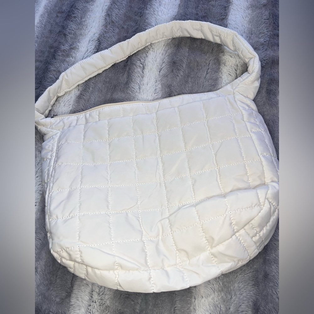 Puffy quilt, shoulder bag, purse white/cream color